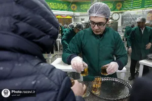 حضور جمعی از نخبگان جوان کشور در چایخانه رضوی