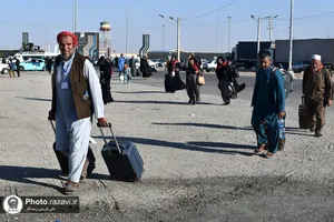 زائران افغانستانی اربعین حسینی در مرز دوغارون