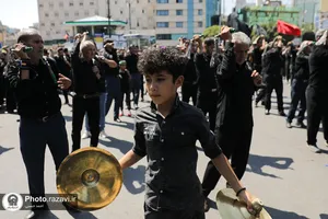 پیاده&zwnj;روی جاماندگان اربعین حسینی در مشهد