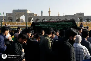 مراسم تشییع پیکر همسر مکرمه آیت الله وحید خراسانی در حرم مطهر رضوی