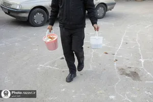 توزیع غذا بین نیازمندان حاشیه شهر مشهد