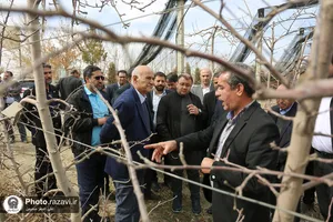 بازدید وزیر منابع آب عراق از مزرعه نمونه آستان قدس رضوی