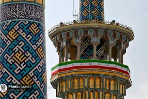 نصب پرچم ایران در حرم امام رضا(علیه&zwnj;السلام)