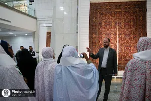 تشرف بانوان مهمان جشنواره &laquo;رسانه خورشید&raquo; به حرم مطهر رضوی