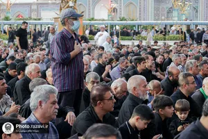 اجتماع دلدادگان اربعین در حرم مطهر رضوی