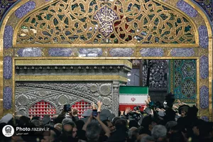 طواف پیکر رهبر شهید