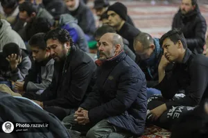 عزاداری رزمندگان تیپ فاطمیون در حرم مطهر رضوی