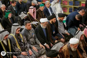 حضور شیوخ عشایر عراق در نماز جمعه حرم مطهر رضوی