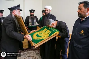 دیدار خدام حرم مطهر رضوی با خانواده شهیدان کشاورز و پور عیسی در شیراز