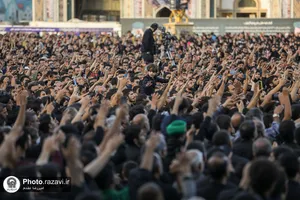 آیین چهارپایه خوانی روز شهادت امام رضا علیه&zwnj;السلام در حرم مطهر رضوی -2