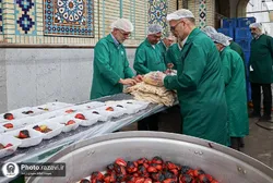 اطعام ۱۰ هزار زائر در موکب کفشداران حرم رضوی