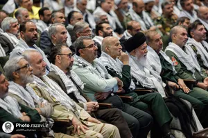 پخش زنده سخنرانی رهبر معظم انقلاب در تالار قدس حرم مطهر رضوی