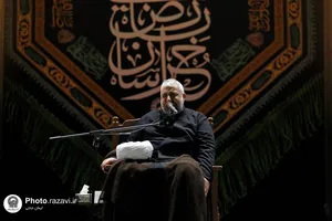 عزاداری زائرین غیر ایرانی در حرم مطهر رضوی