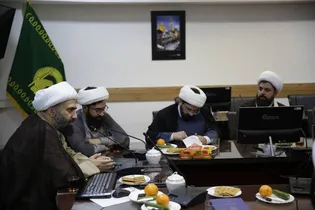 برگزاری نشست تخصصی خطبا با موضوع «مبانی سیره مبارزاتی اهل‌بیت (ع)» در حرم مطهر رضوی