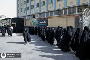 توزیع غذا در روز زیارتی امام رضا علیه&zwnj;السلام