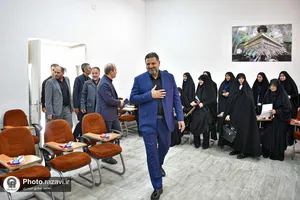 نشست &laquo;بررسی نقش مجلس و اساتید در بازسازی سرمایه اجتماعی ایران و جبهه مقاومت&raquo;