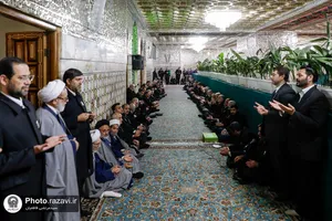 غبارروبی پنجره رواق حضرت معصومه سلام الله علیها