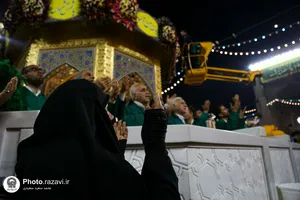 گل&zwnj;آرایی صحن انقلاب حرم مطهر رضوی