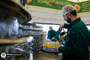 حضور جمعی از هنرمندان در چایخانه رضوی