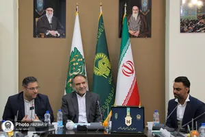 اهدای دومین مدال مهدی ماهانی به موزه آستان قدس