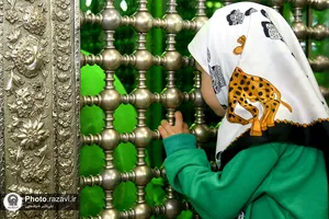 حضور خدام حرم مطهر رضوی در آیین غبارروبی امامزادگان سیدناصر و سیدیاسر