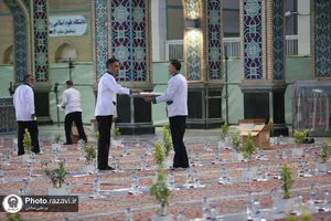 پذیرای از زوار بارگاه منور رضوی در صحن امام حسن مجتبی(علیه&zwnj;السلام)