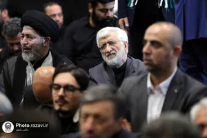 اقامه نماز رهبر انقلاب بر پیکر رئیس&zwnj;جمهور شهید و همراهان گرامی ایشان