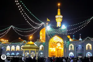 حال و هوای حرم مطهر رضوی در شب میلاد امیرالمومنین علی علیه&zwnj;السلام