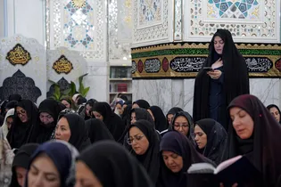 تشرف مدیران پرستاری مراکز درمانی سراسر کشور به حرم مطهر رضوی