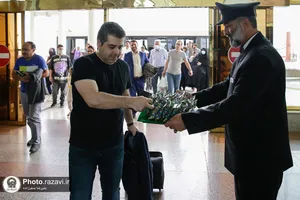 استقبال از زائرین بارگاه منور رضوی در ایستگاه راه&zwnj;آهن