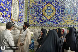 تشرف دانشجویان هنر به حرم مطهر رضوی
