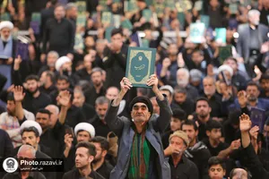 اقامه نماز جمعه در ظهر عاشورا و طنین لبیک یا قرآن درپی هتک حرمت به قرآن