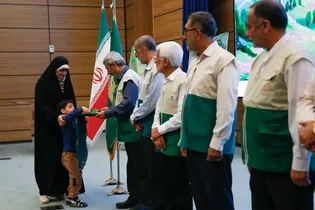تجلیل از برگزیدگان «شکوه مادری» در شیراز