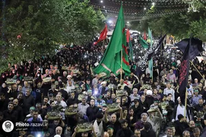 اجتماع زائران و مجاوران رضوی در شب شهادت حضرت جوادالائمه علیه السلام