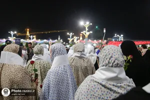 تشرف بانوان مهمان جشنواره &laquo;رسانه خورشید&raquo; به حرم مطهر رضوی