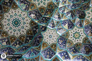 طراحی، ساخت و نصب مقرنس باب الهادی (علیه السلام)