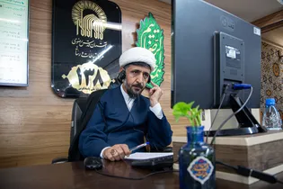پاسخگویی تلفنی مدیر پایگاه‌های تبلیغی معرفتی حرم مطهر رضوی به مخاطبان سامانه ۱۳۸
