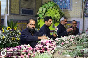 گل&zwnj;آرایی حرم مطهر رضوی به مناسبت عید غدیر