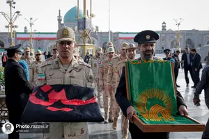 اهدا پرچم حرم مطهر امام حسین علیه السلام به آستان قدس رضوی