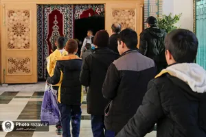 اهدا بسته&zwnj;های متبرک به دانش&zwnj;آموزان حاشیه شهر