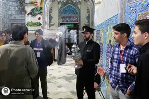 اعتکاف 1000 دهه هشتادی در حرم مطهر رضوی