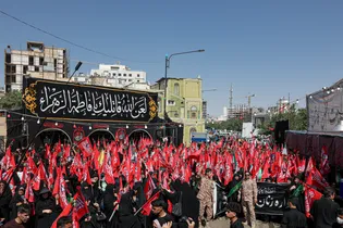 سوگواری زنان محله نوغان در سالروز شهادت امام هشتم علیه‌السلام