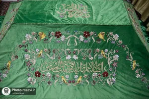 اهدای پوش جدید ضریح مطهرحضرت رقیه(س) توسط خادمان حرم رضوی
