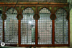 پروژه مرمت و بازسازی پنجره رواق حضرت معصومه(س)