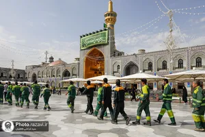 تشرف باغبانان نمونه مشهدالرضا به حرم مطهر رضوی