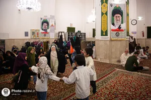 ویژه برنامه شب میلاد پیامبر اکرم (ص) و امام جعفر صادق (ع) با حضور زائران اردوزبان در رواق غدیر