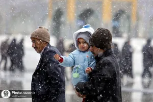 بارش برف در حرم مطهر رضوی