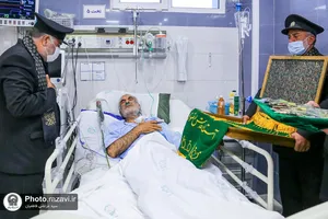 عیادت خدام حرم مطهر رضوی از مجروحین حادثه تروریستی حرم احمد بن موسی شیراز