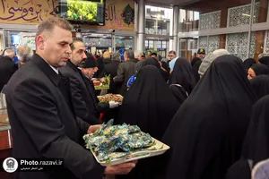 استقبال از زائرین بارگاه منور رضوی در راه&zwnj;آهن مشهد