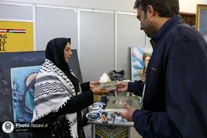 حضور شرکت کنندگان رویداد هنری &laquo;پرچم بر زمین نمی&zwnj;افتد&raquo; در صحن قدس
